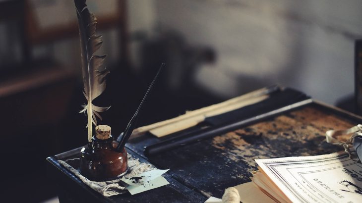 desk ink feather quill pen 1869579
